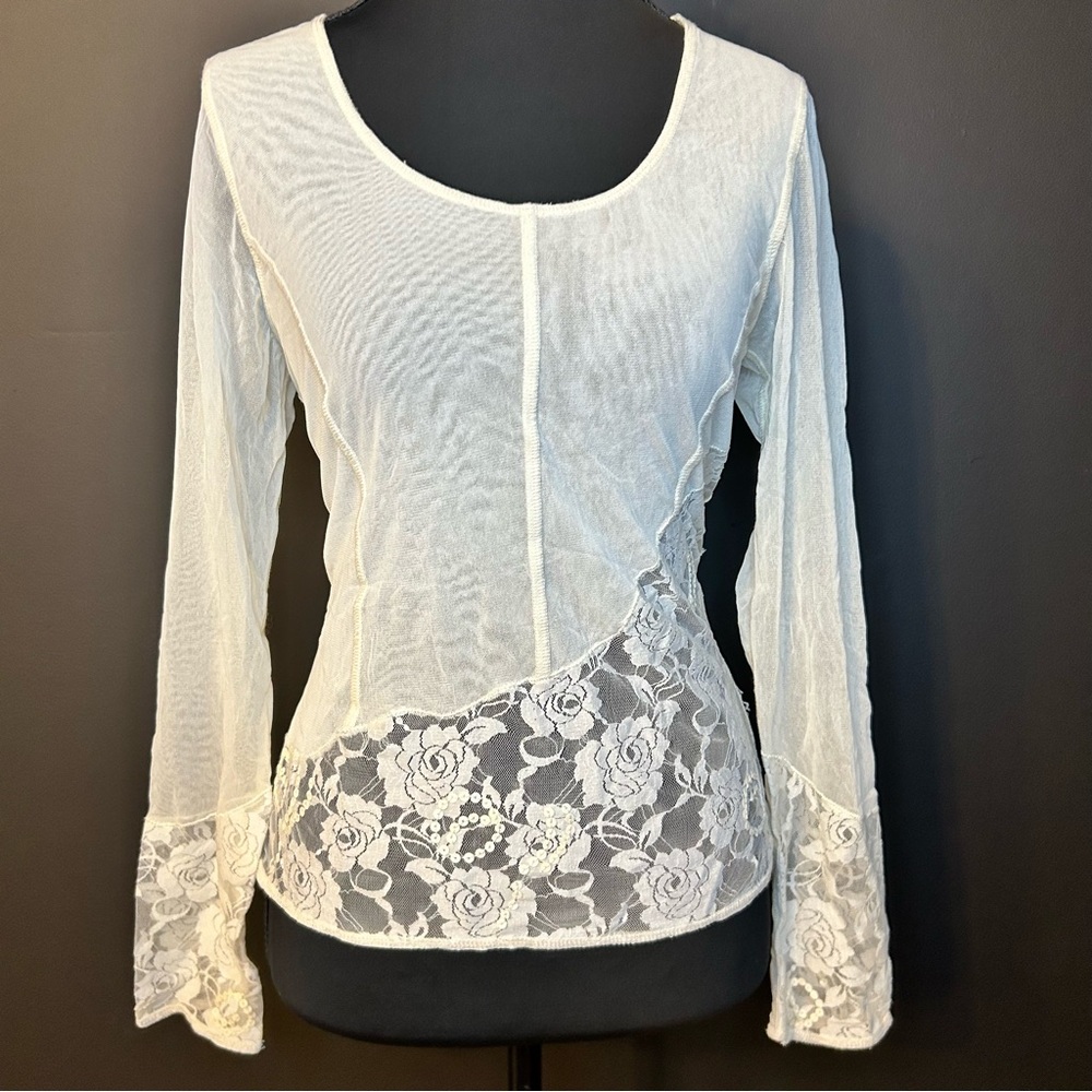 NWT Votre Nom Elegant White Lace Women's Top